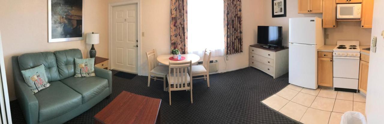 Carlton House Motel And Suites セント・ピート・ビーチ エクステリア 写真
