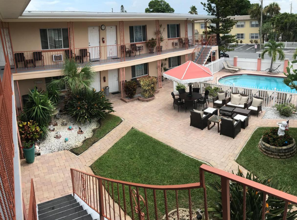 Carlton House Motel And Suites セント・ピート・ビーチ エクステリア 写真