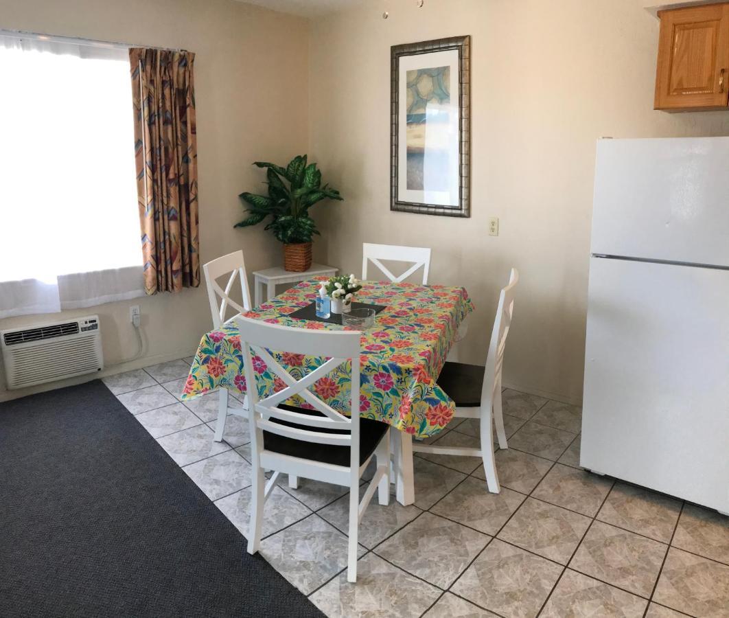 Carlton House Motel And Suites セント・ピート・ビーチ エクステリア 写真