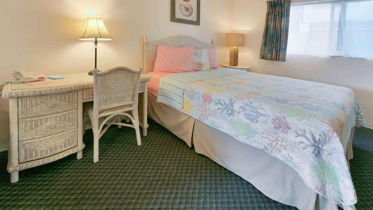 Carlton House Motel And Suites セント・ピート・ビーチ エクステリア 写真