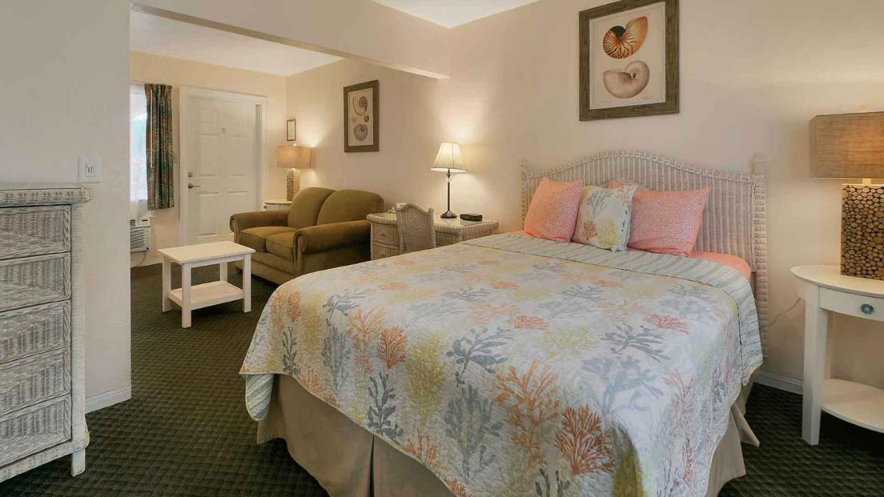 Carlton House Motel And Suites セント・ピート・ビーチ エクステリア 写真