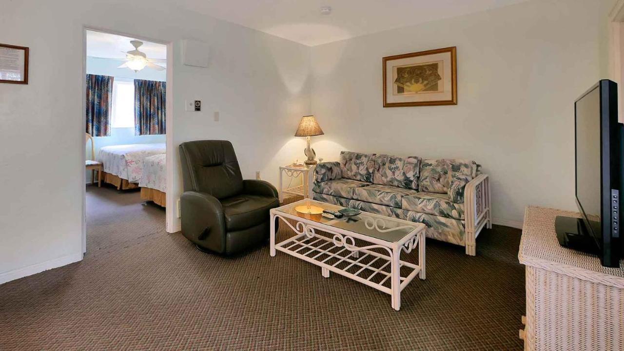 Carlton House Motel And Suites セント・ピート・ビーチ エクステリア 写真